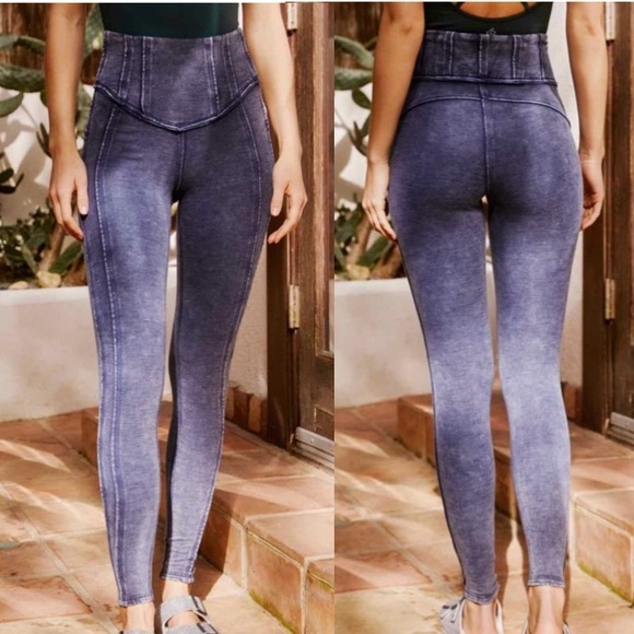 Free People Pants - Free People “Hybrid Leggings” In Dark Navy Blue Size Large EUC